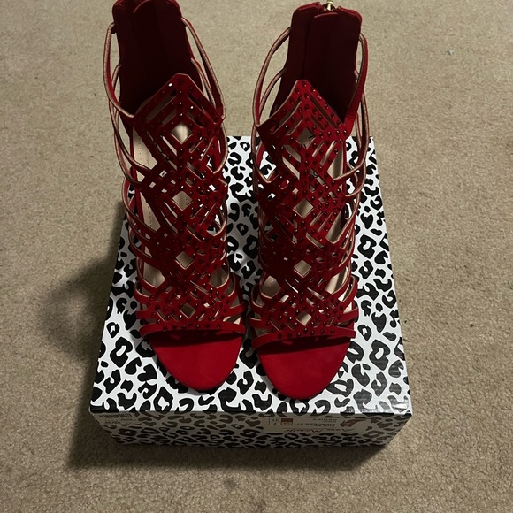 Red party heels - Picture 2 of 3